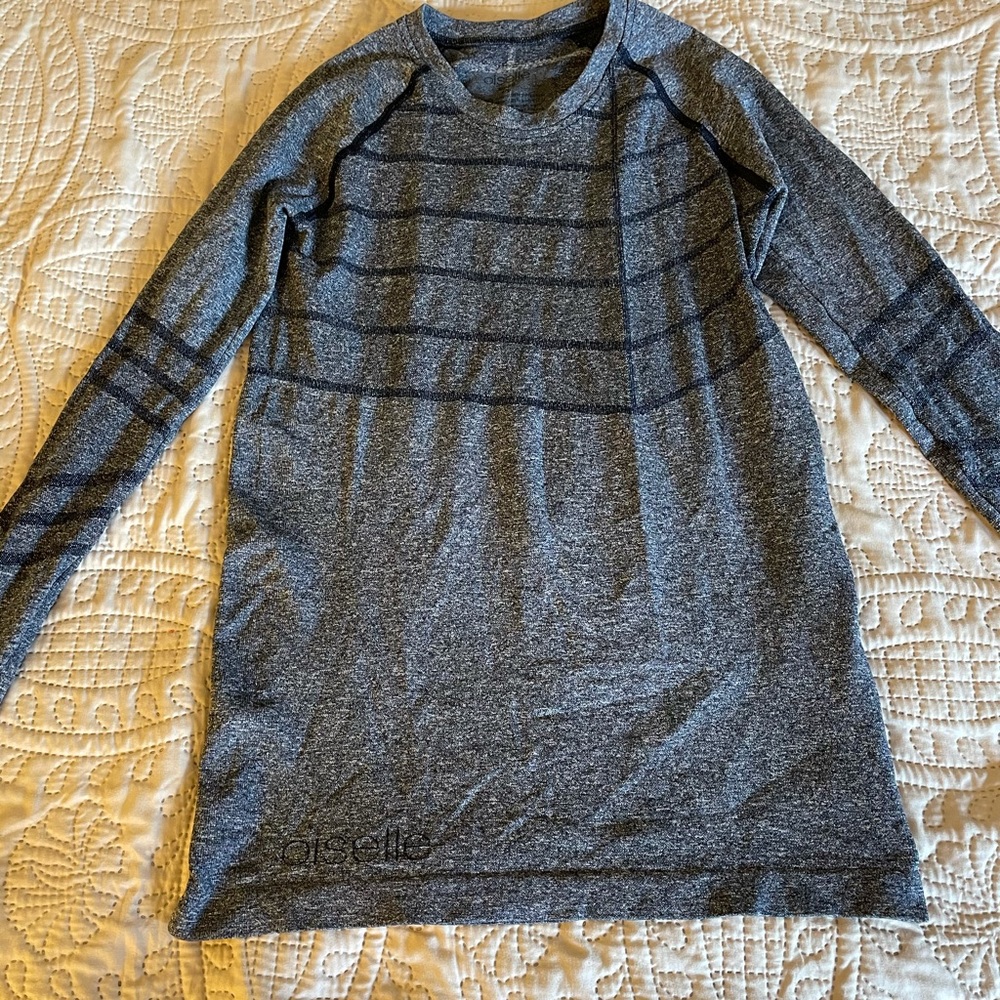 Oiselle Navy Birds of a Feather Long Sleeve Small